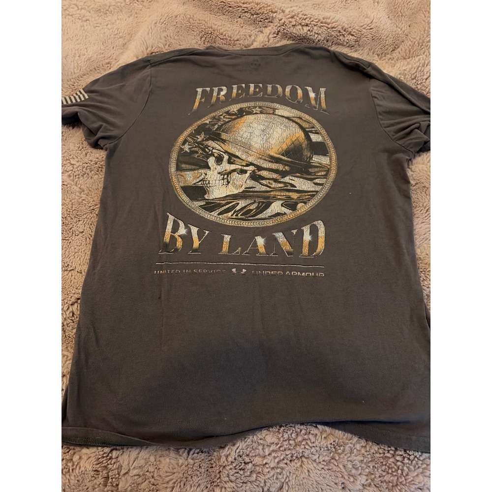 Under Armour Freedom By Land Skull Graphic T-Shirt Mens Medium Gray Patriotic